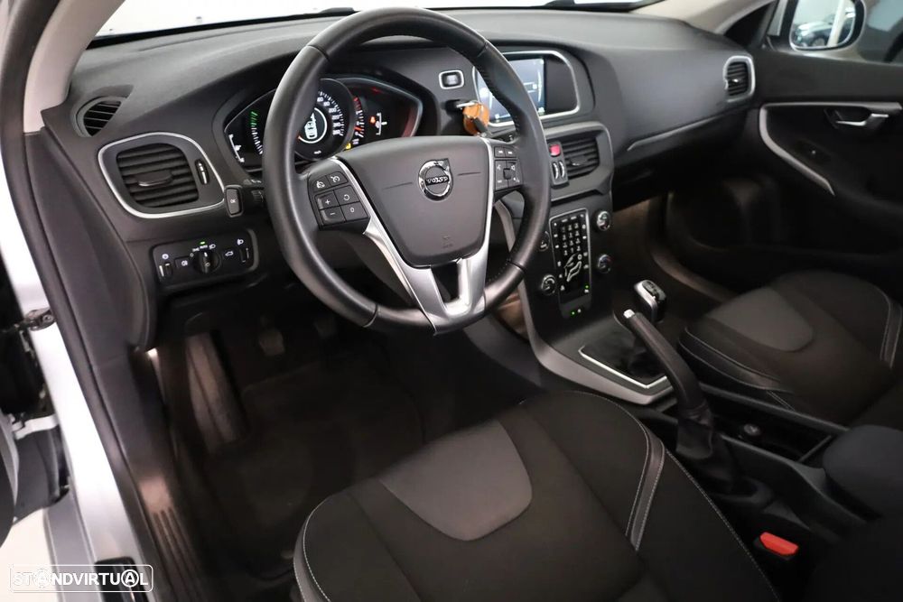 Volvo V40 2.0 D2 Momentum - 21