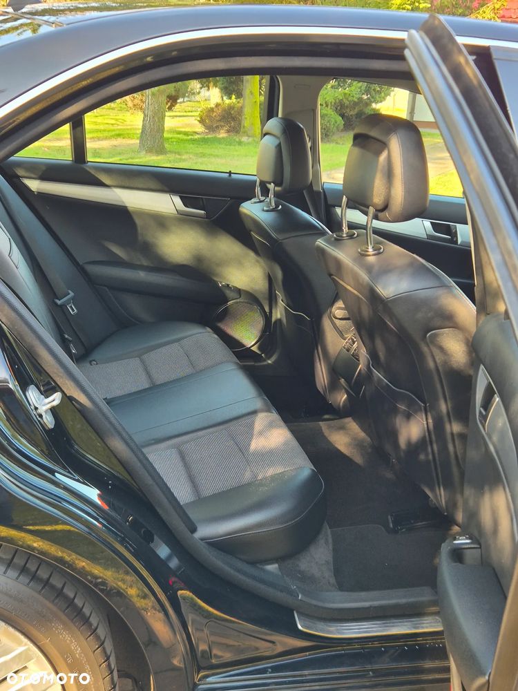 Mercedes-Benz Klasa C 180 (BlueEFFICIENCY) Avantgarde - 14