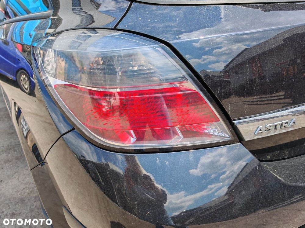 Lampy przód P/L Opel Astra H 3D 2006 rok, 1910 cm3 110 kw, GTC - 3