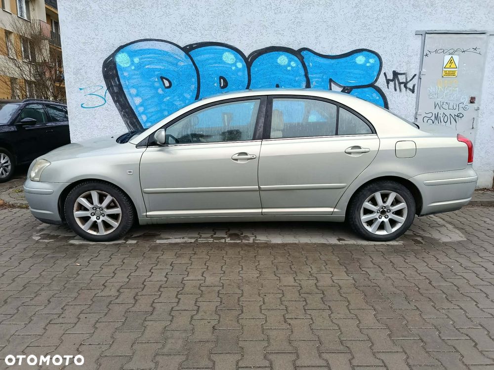 Toyota Avensis - 5