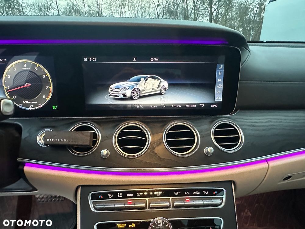 Mercedes-Benz Klasa E AMG 63 S 4Matic AMG Speedshift 9G-MCT - 22