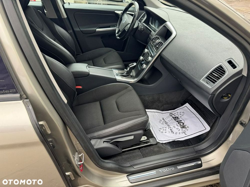 Volvo XC 60 - 6