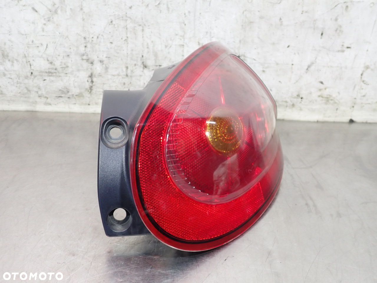LAMPA PRAWA TYLNA FIAT BRAVO II - 1