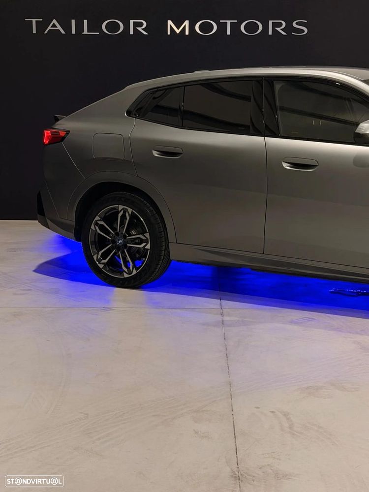 BMW iX2 eDrive20 Pack Desportivo M Pro - 13