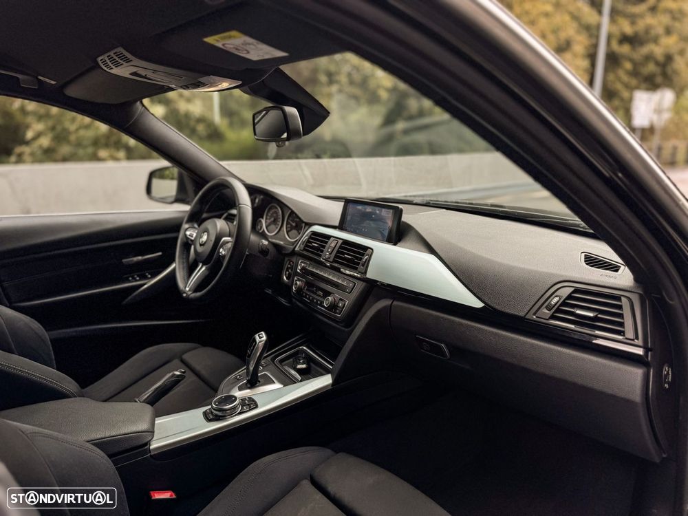 BMW 318 d Touring Aut. Sport Line - 36