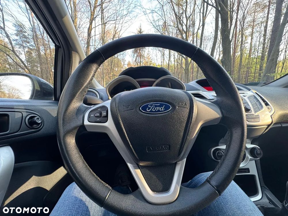 Ford Fiesta 1.6 Titanium - 25