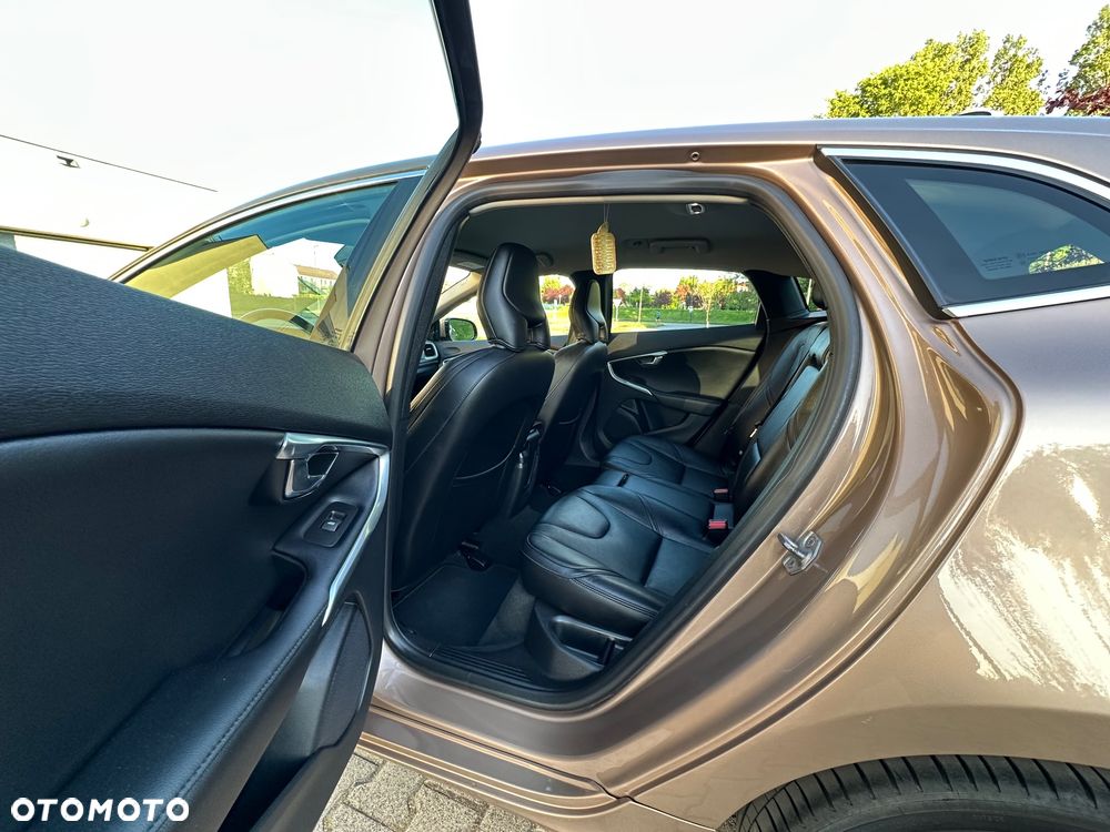 Volvo V40 D4 Inscription - 27
