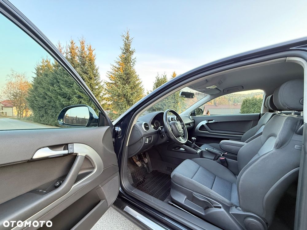Audi A3 3-drzwiowe 1.6 TDI DPF Ambition - 14
