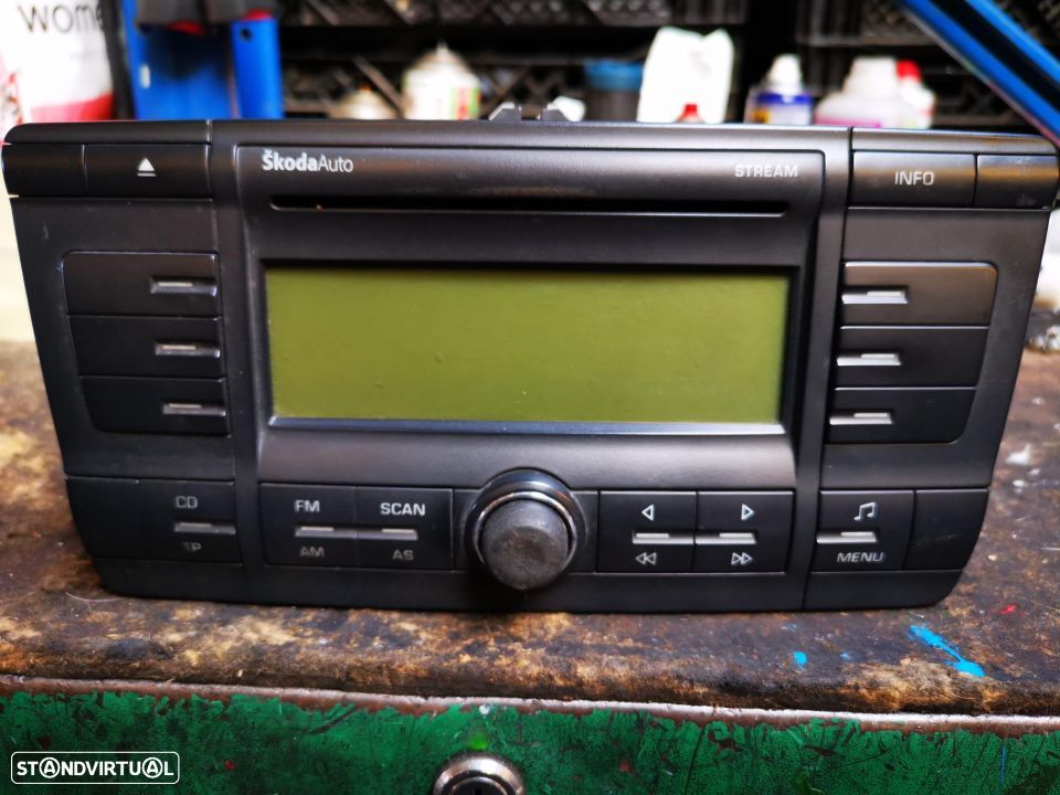 SKODA OCTAVIA 2004 RÁDIO R014 - 1
