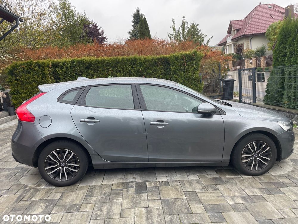 Volvo V40 T3 Drive-E Momentum - 1