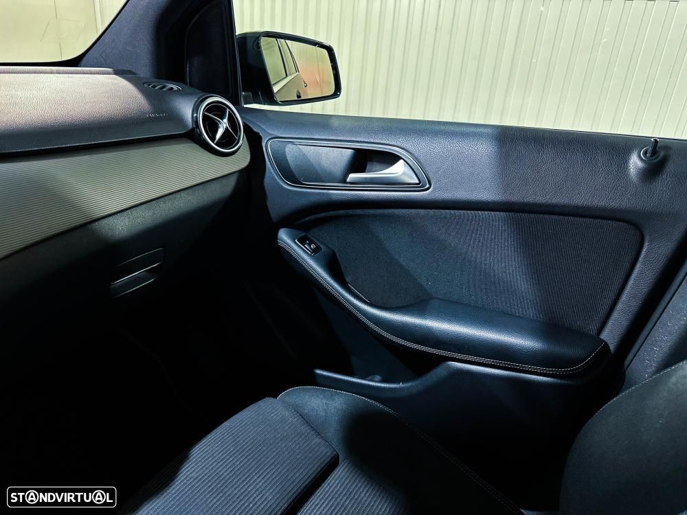 Mercedes-Benz B 180 d Urban - 39