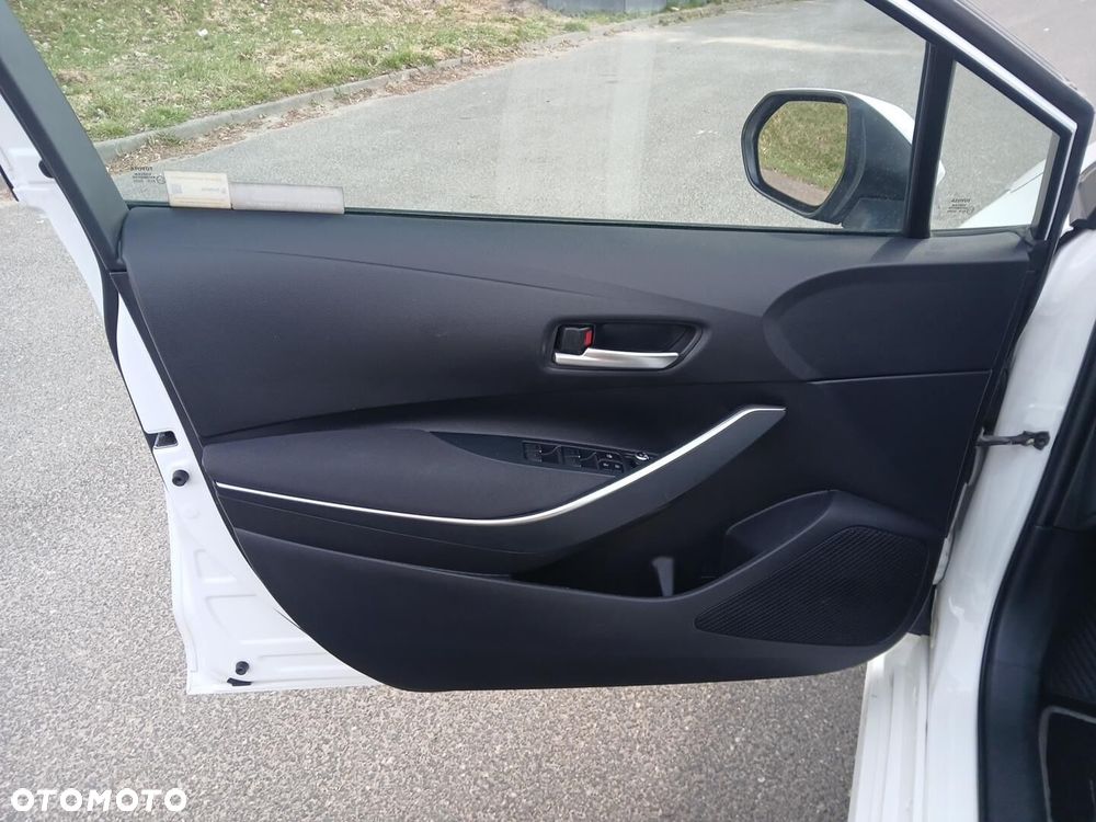 Toyota Corolla 1.8 Hybrid Comfort - 39