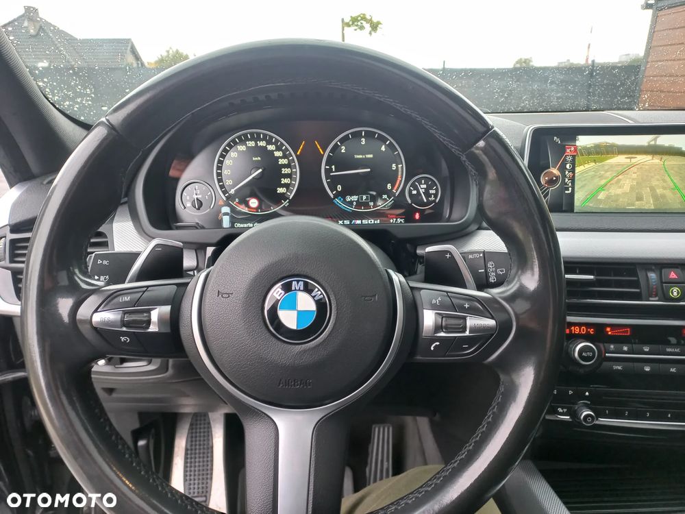 BMW X5 M M50d - 23