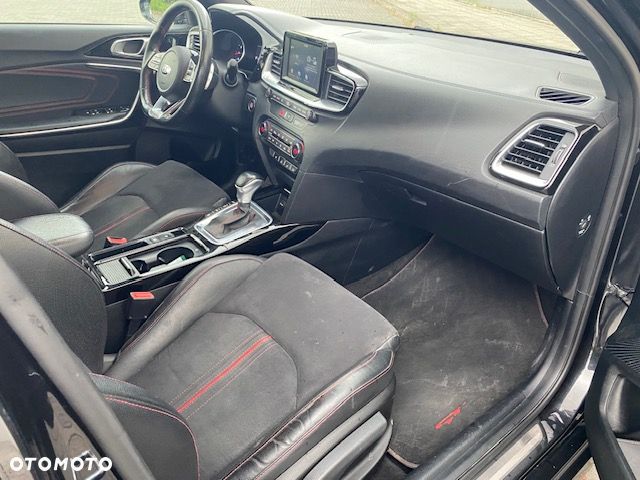 Kia ProCeed - 21