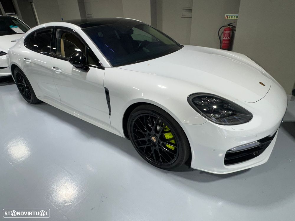 Porsche Panamera 4 E-Hybrid Platinum Edition - 2