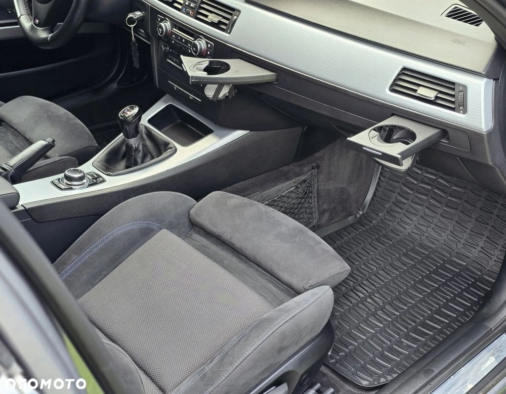 BMW Seria 3 320d Efficient Dynamics Sport Line - 26