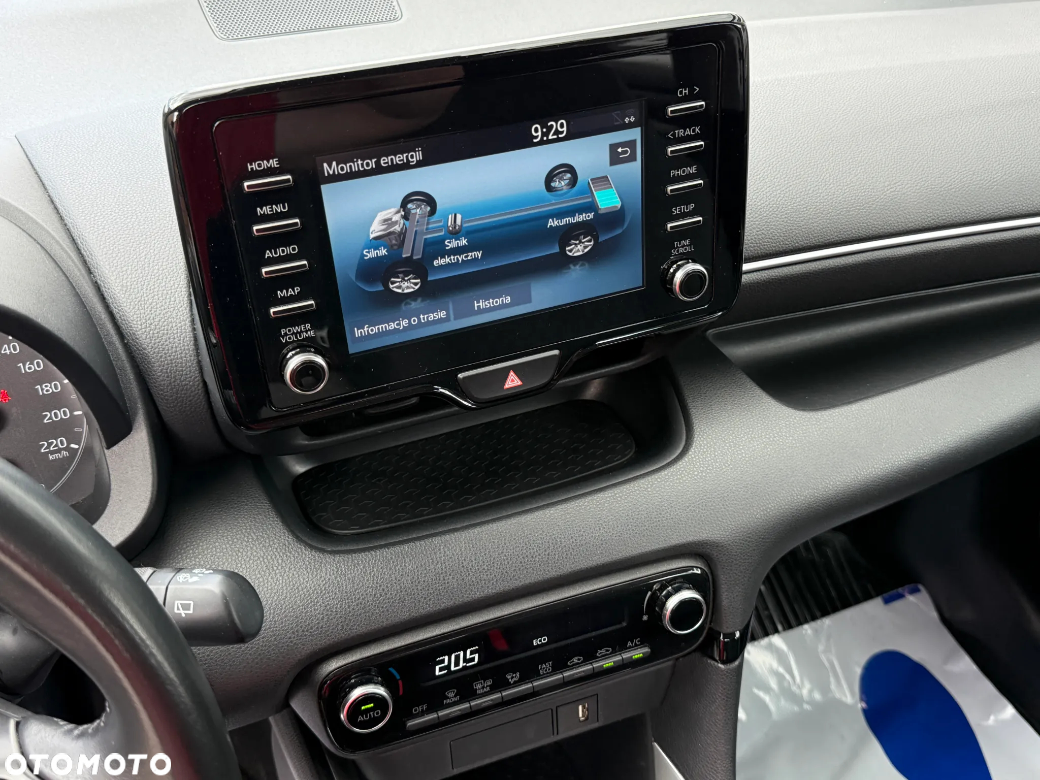 Toyota Yaris Hybrid 1.5 Comfort - 14