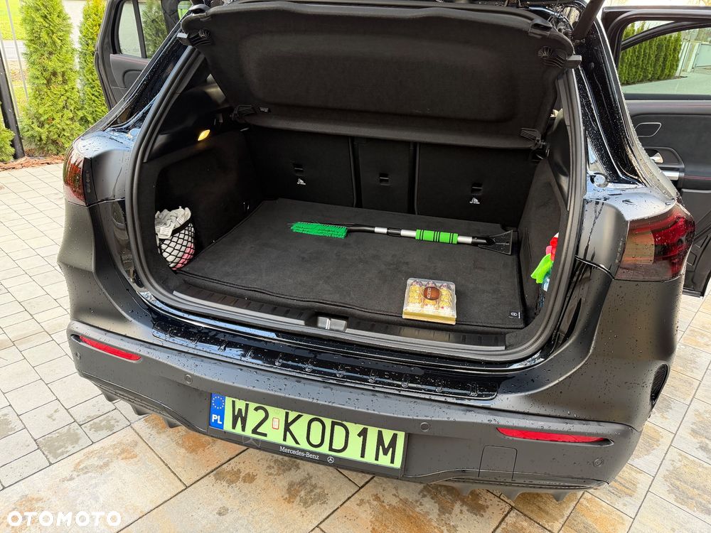 Mercedes-Benz EQA 300 66.5kWh 4-Matic AMG Line - 17