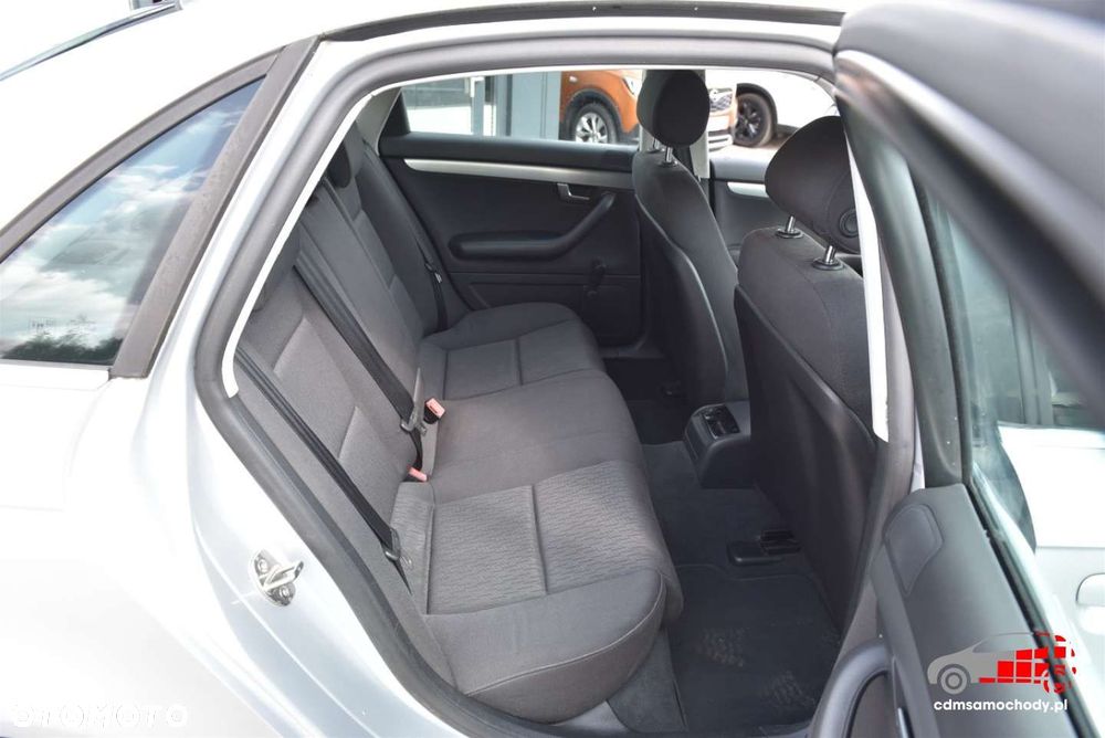 Audi A4 Limousine - 16