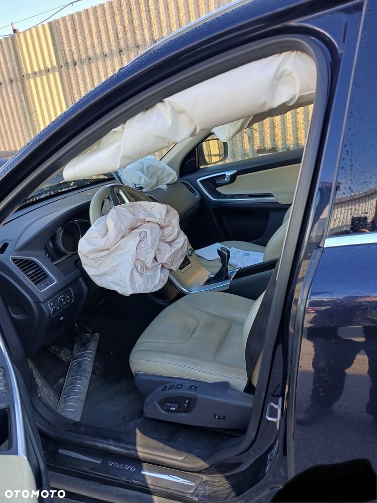Volvo XC 60 - 6