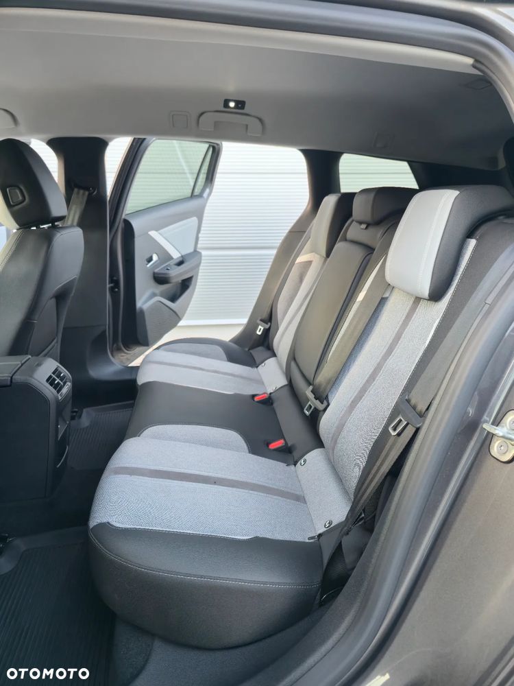 Opel Astra 1.2 Turbo Automatik Business Edition - 35