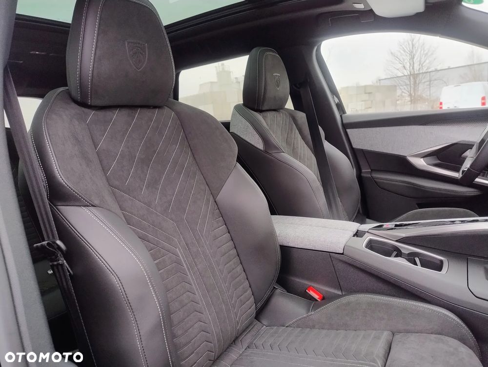 Peugeot 5008 1.6 PHEV 225 GT Exclusive S e-DCS7 - 34