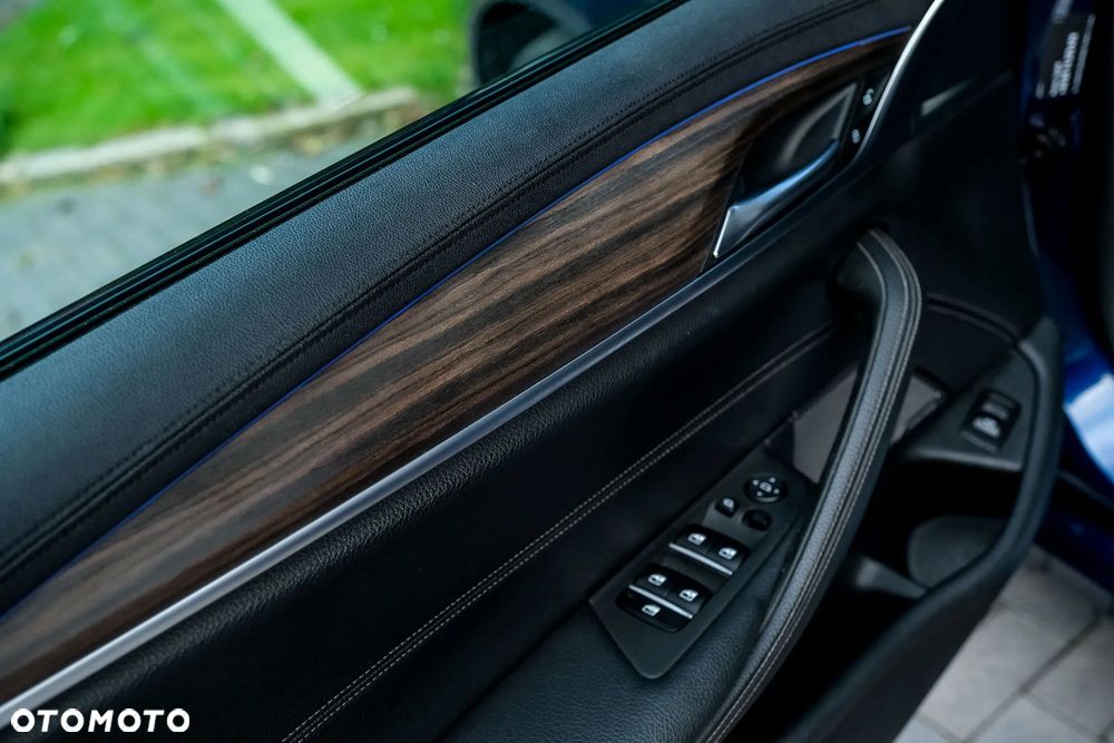 BMW Seria 5 520d xDrive Luxury Line - 20