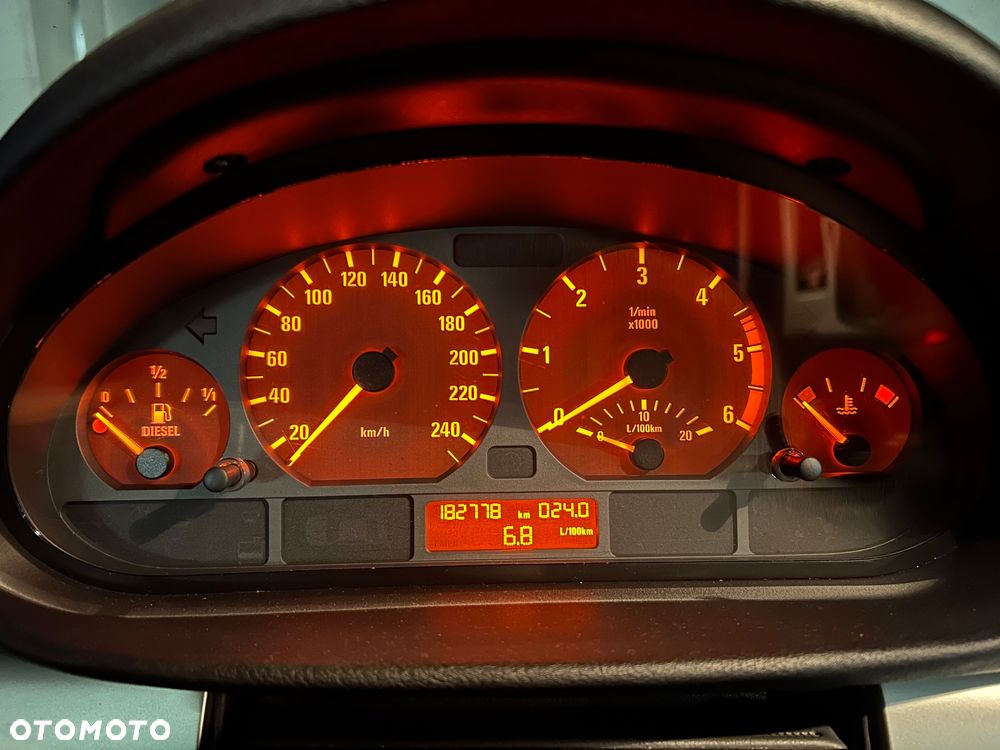 BMW Seria 3 330d - 12