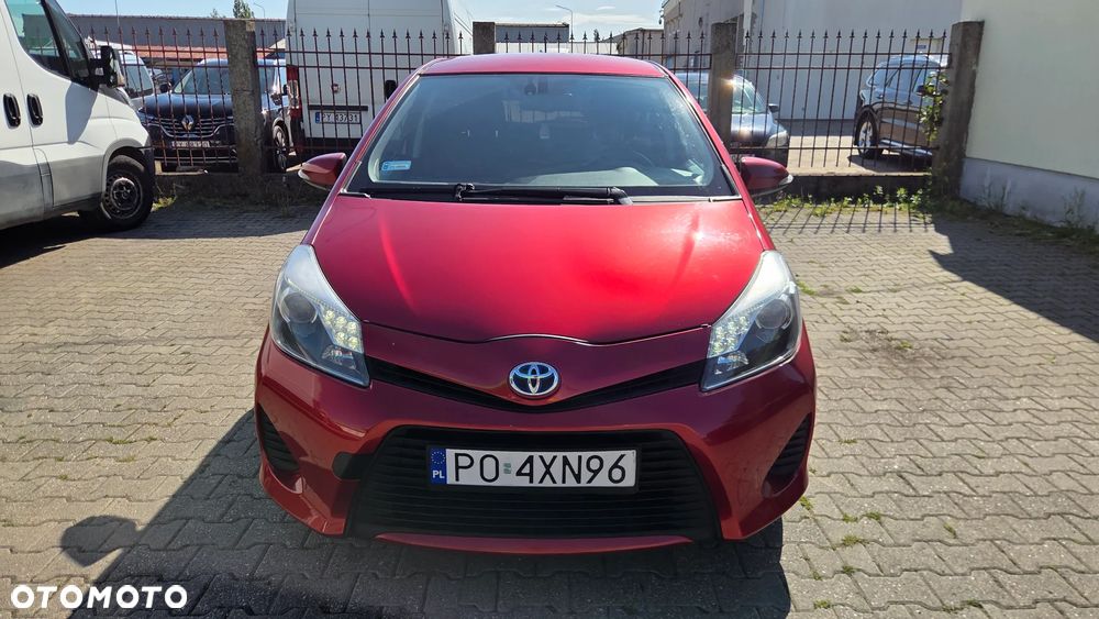 Toyota Yaris Hybrid 100 Sol - 13