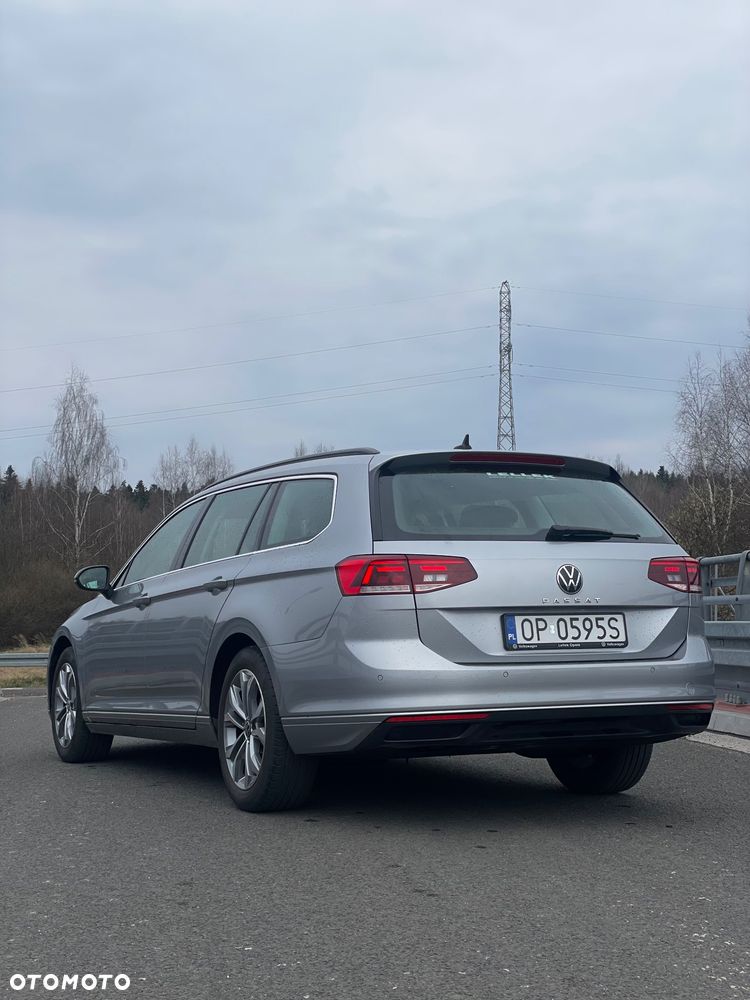 Volkswagen Passat - 4