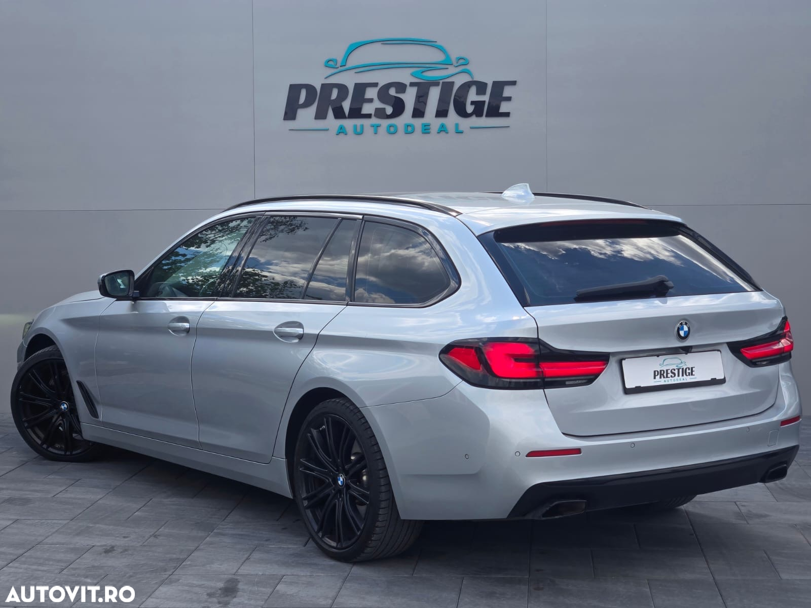 BMW Seria 5 520d Touring Aut. Luxury Line - 4