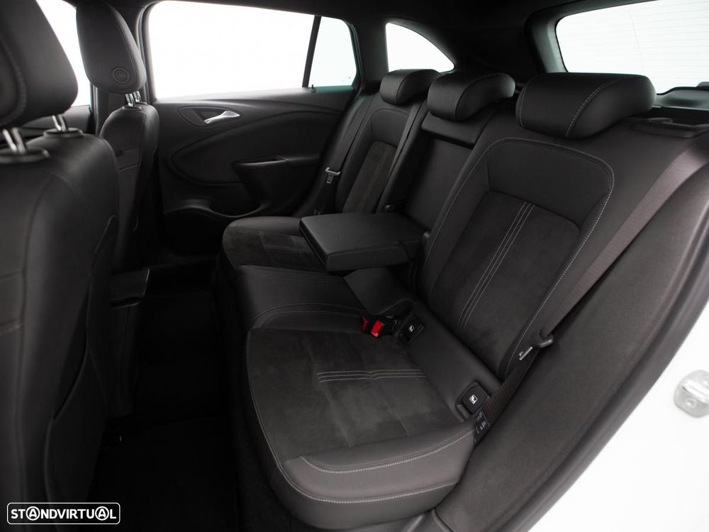 Opel Astra Sports Tourer - 10