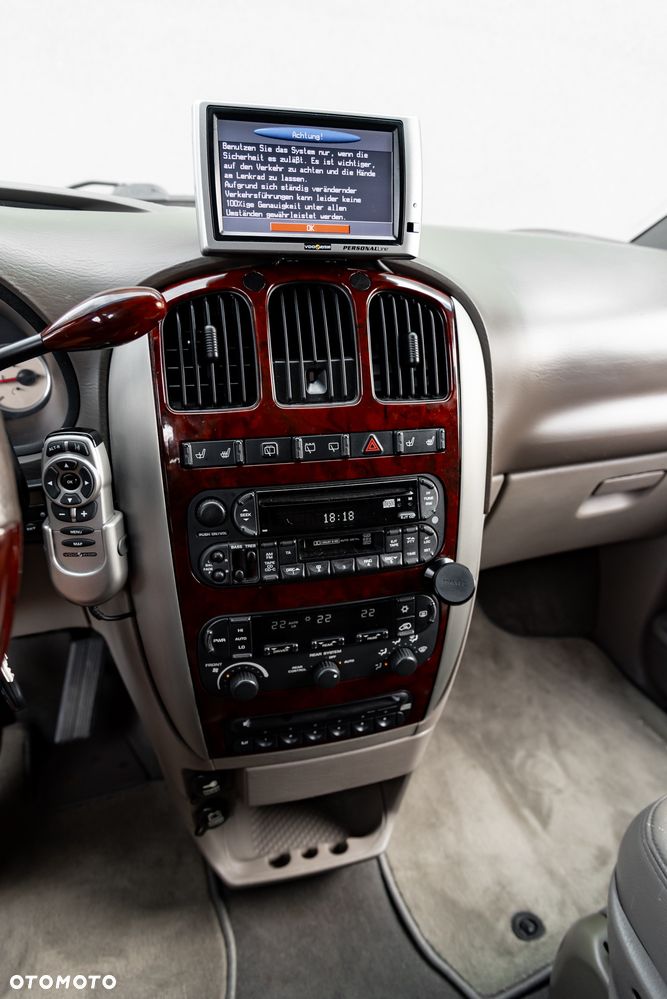 Chrysler Grand Voyager - 35