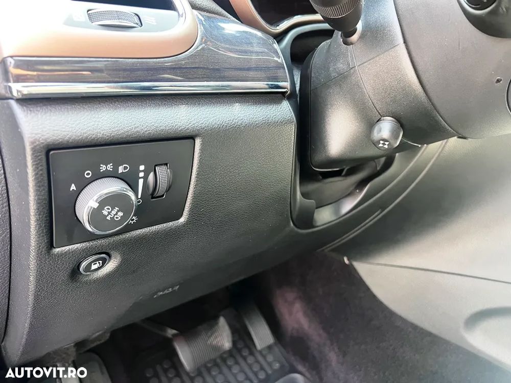 Jeep Grand Cherokee 3.0 TD AT Overland - 32