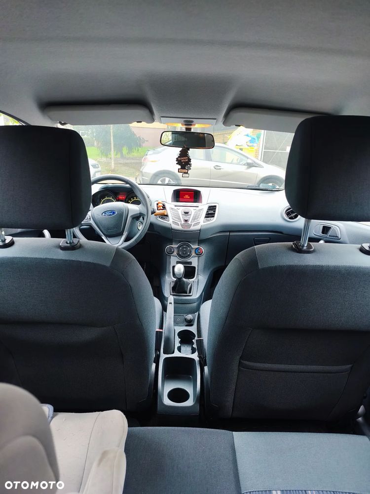 Ford Fiesta 2010 photo 5