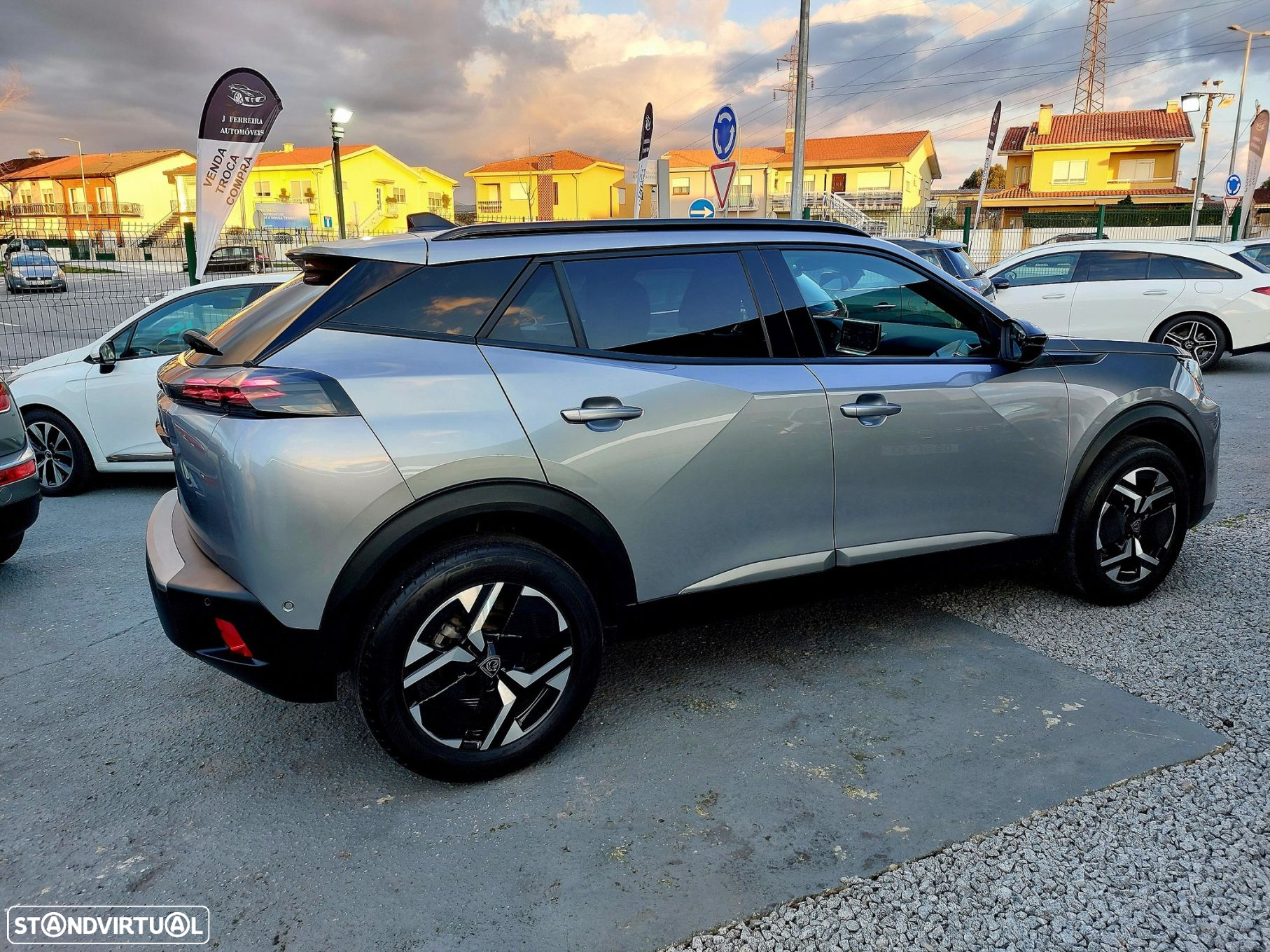 Peugeot 2008 1.2 PureTech Allure - 5