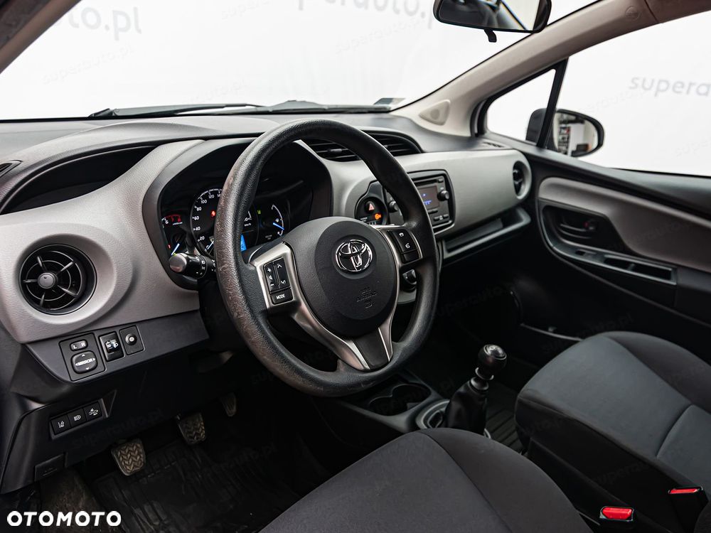 Toyota Yaris Active 1.5 111KM - 13