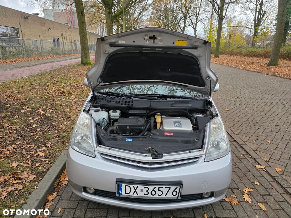 Toyota Prius 1.5 VVT-i Sol - 14