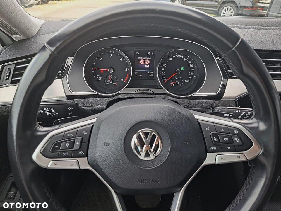 Volkswagen Passat - 18