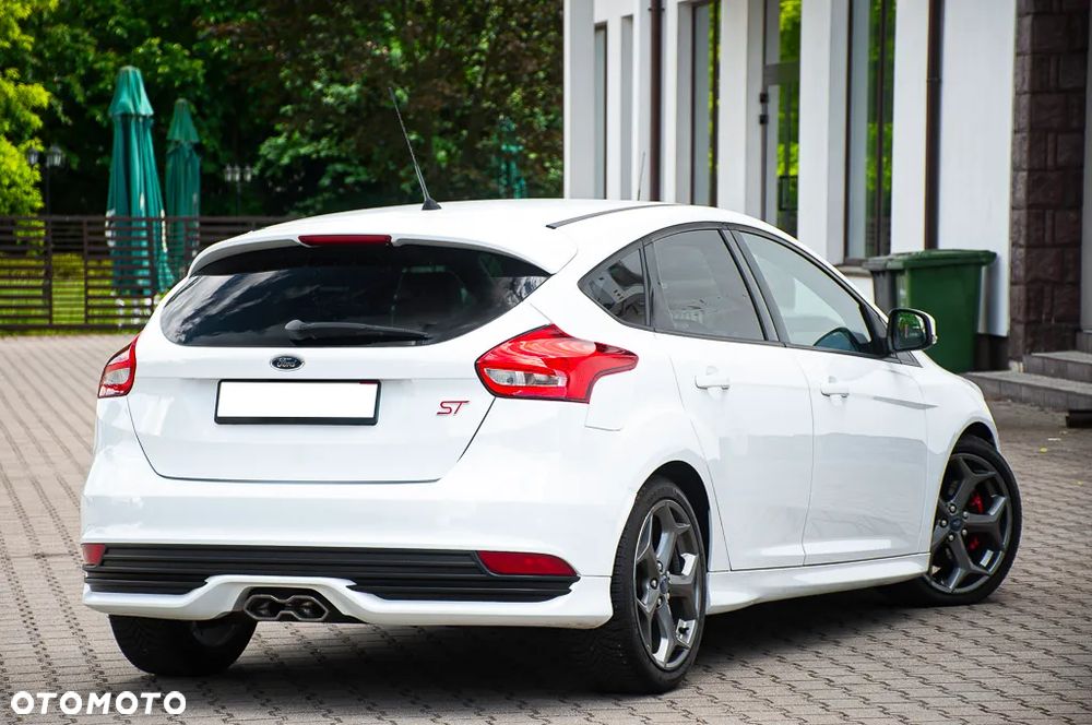 Ford Focus 2.0 TDCi ST mit Leder-Exclusiv-Paket - 14