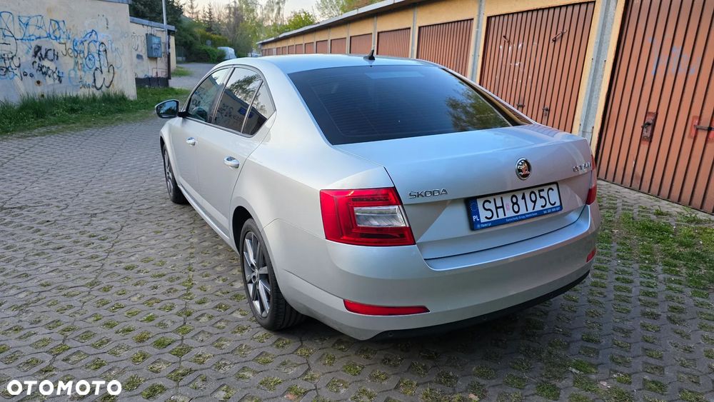 Skoda Octavia 2.0 TDI Style DSG - 6