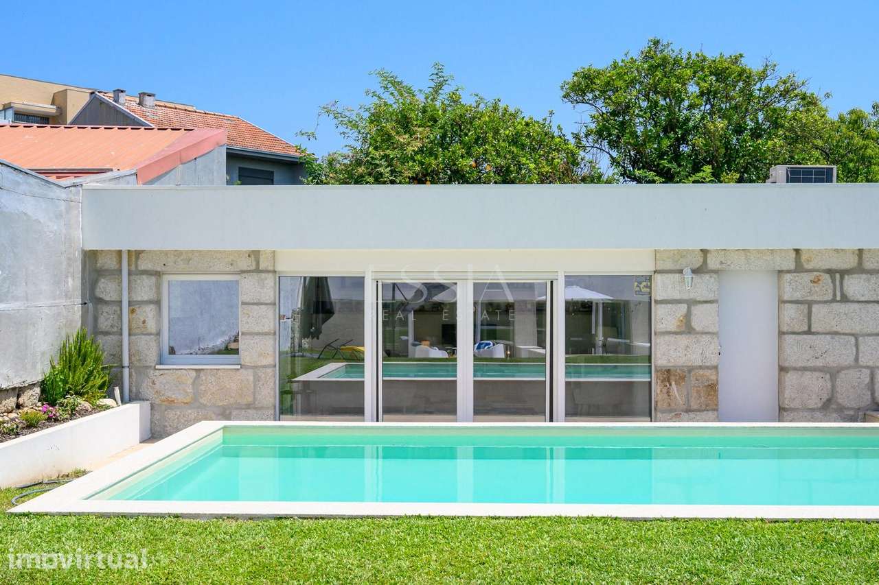 Moradia T4+1 com Jardim e Piscina | Parque da Cidade - Grande imagem: 2/29