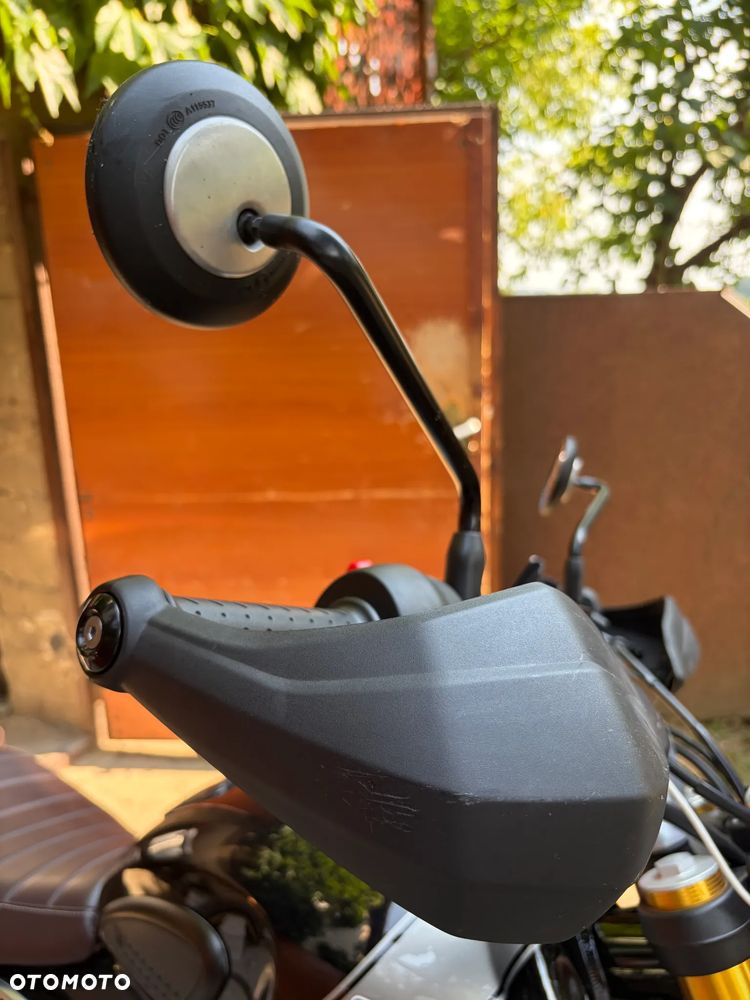 Triumph Scrambler - 6