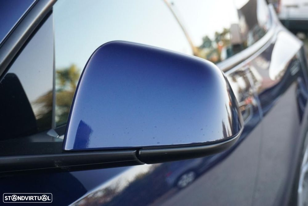 Tesla Model Y Long Range Dual Motor AWD - 11