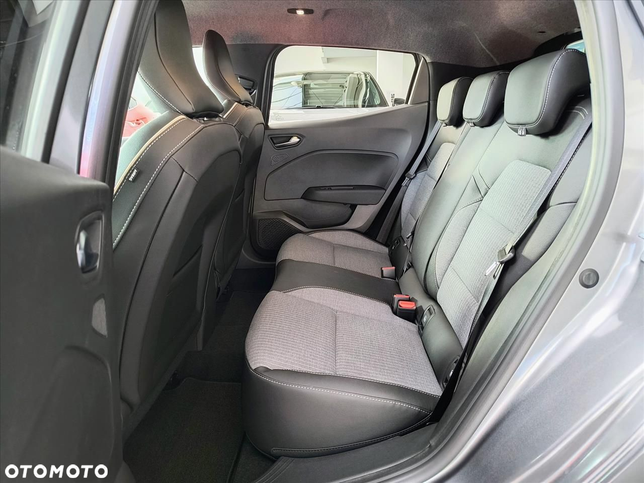 Renault Clio 1.0 TCe Techno - 10