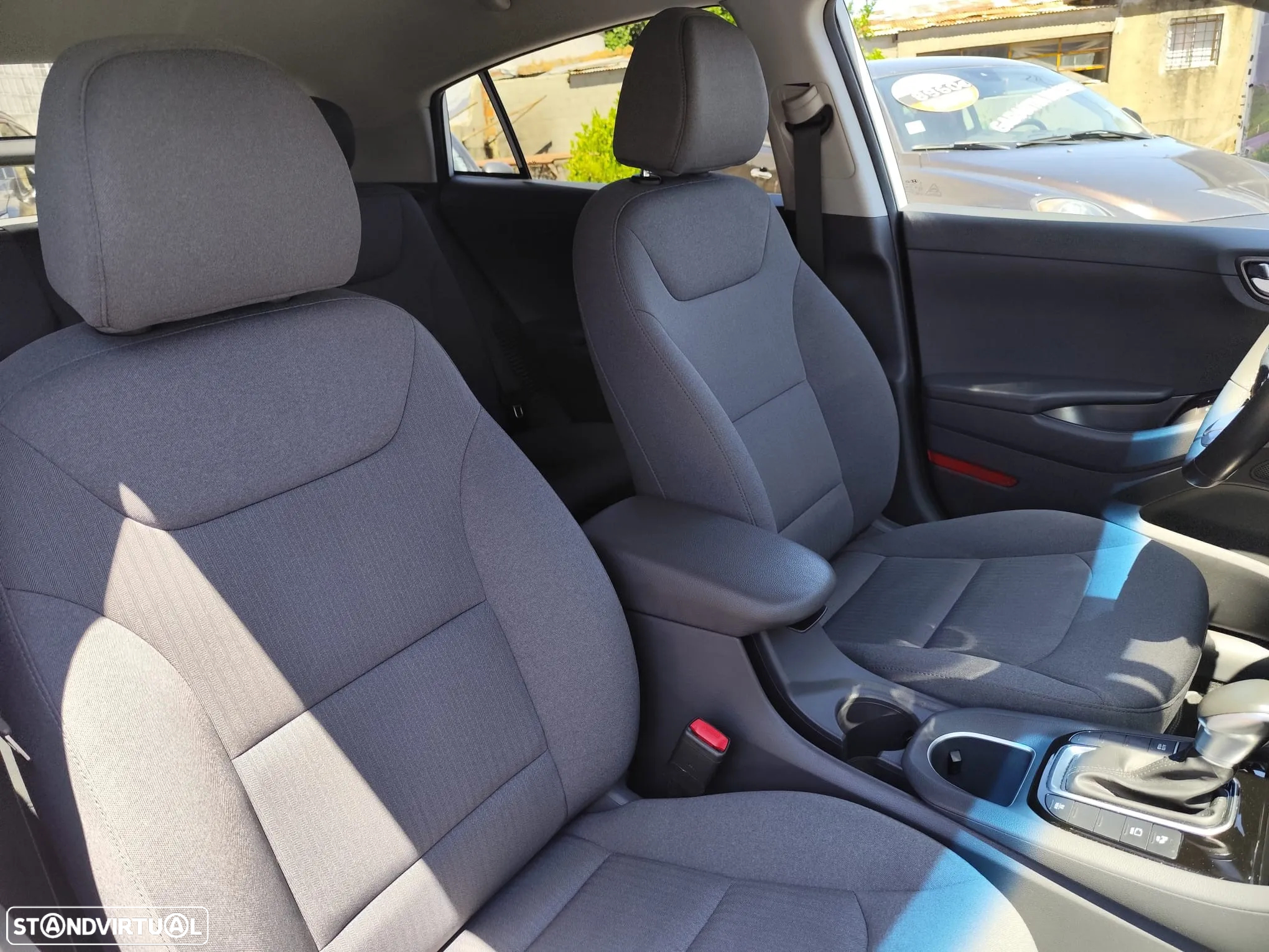 Hyundai Ioniq 1.6 GDI PHEV Tech - 9
