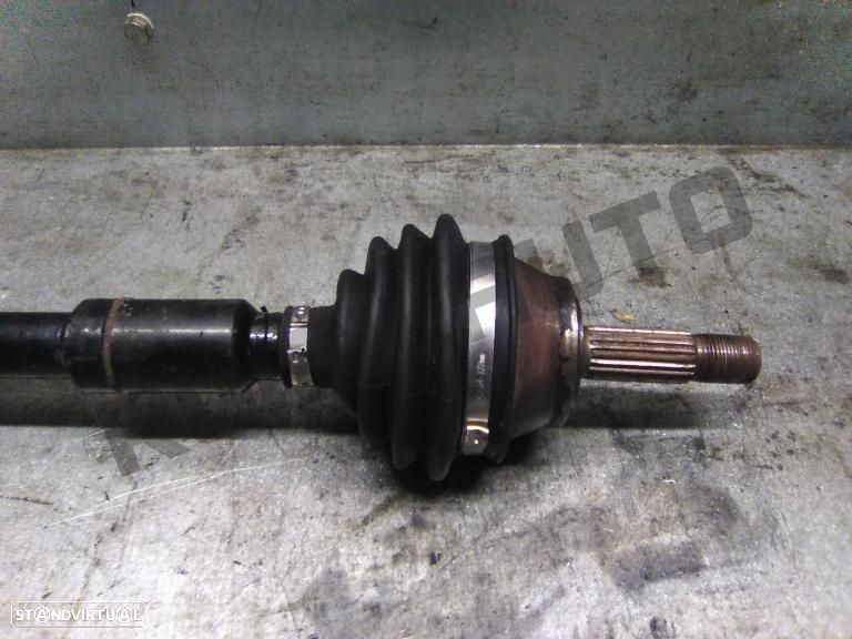 Transmissão Frente Direita  Vw Polo Ii (86c) [1981_1994] 1.1 - 2