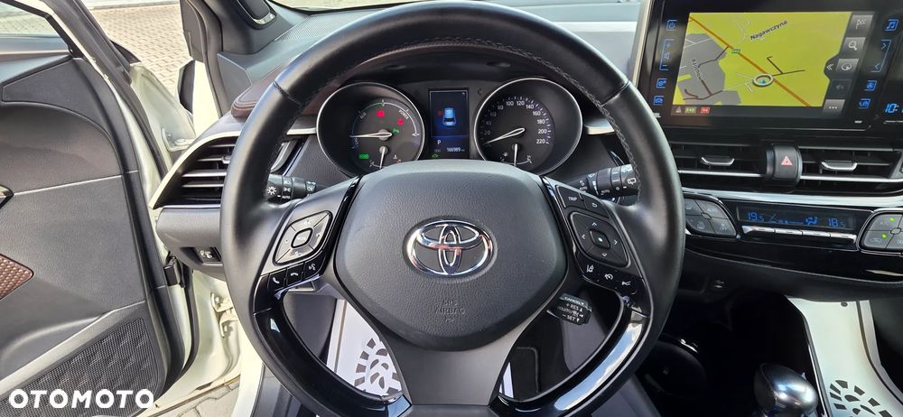 Toyota C-HR 1.8 Hybrid Neon Lime powered by JBL - 15