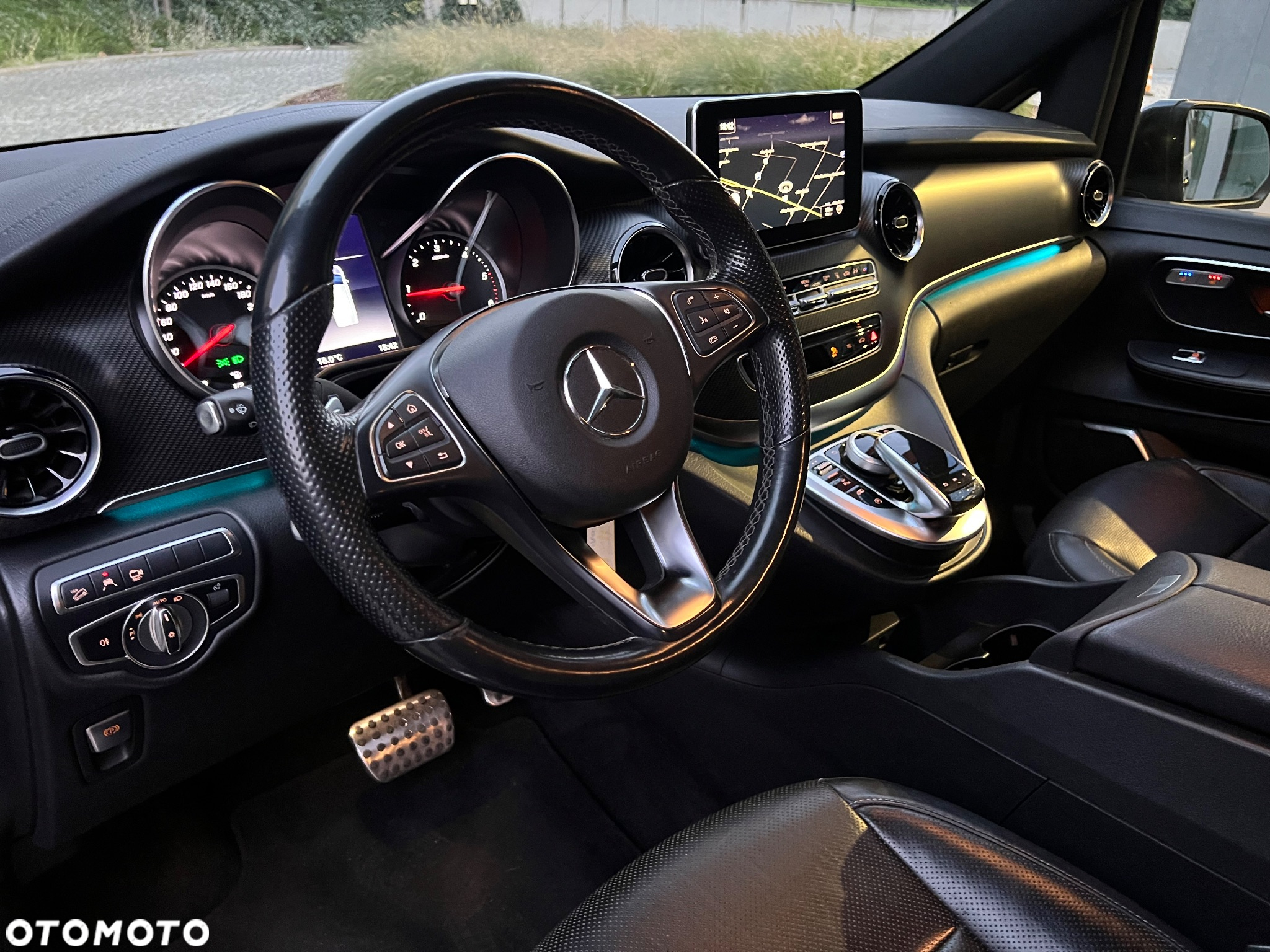 Mercedes-Benz Klasa V 300 d 4-Matic Avantgarde 9G-Tronic (ekstra d³) - 38