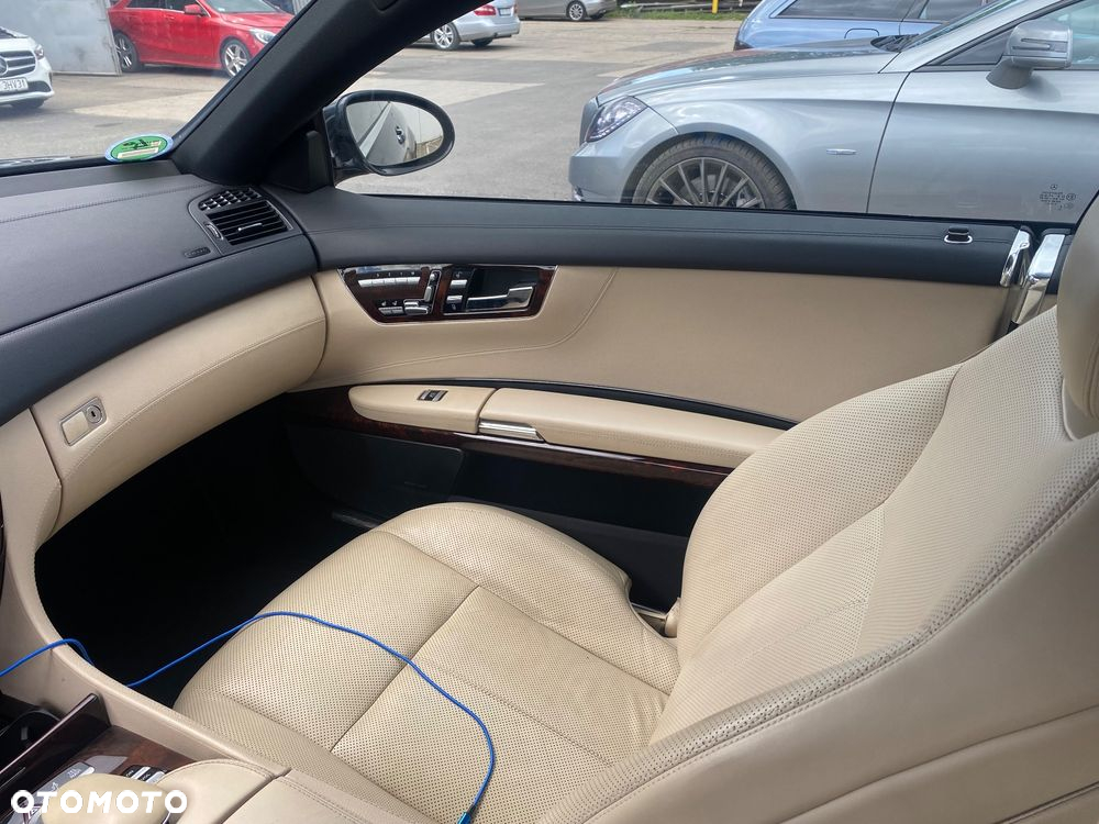 Mercedes-Benz CL 500 7G-TRONIC - 22